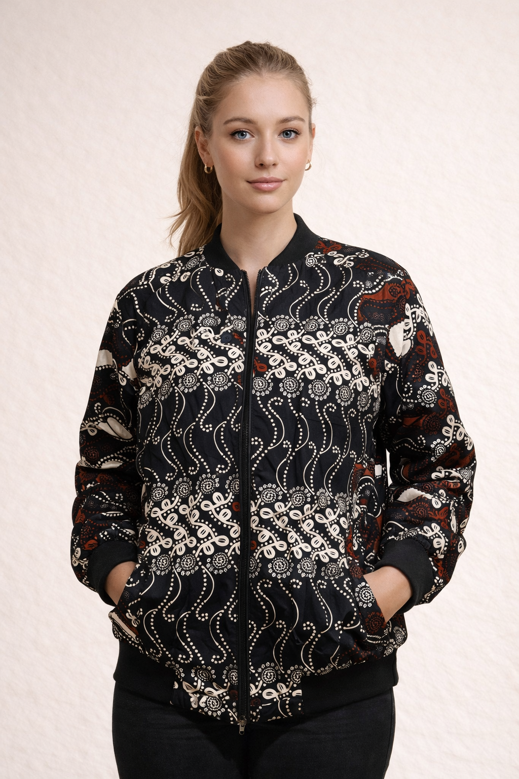 Hina Bomberjakke