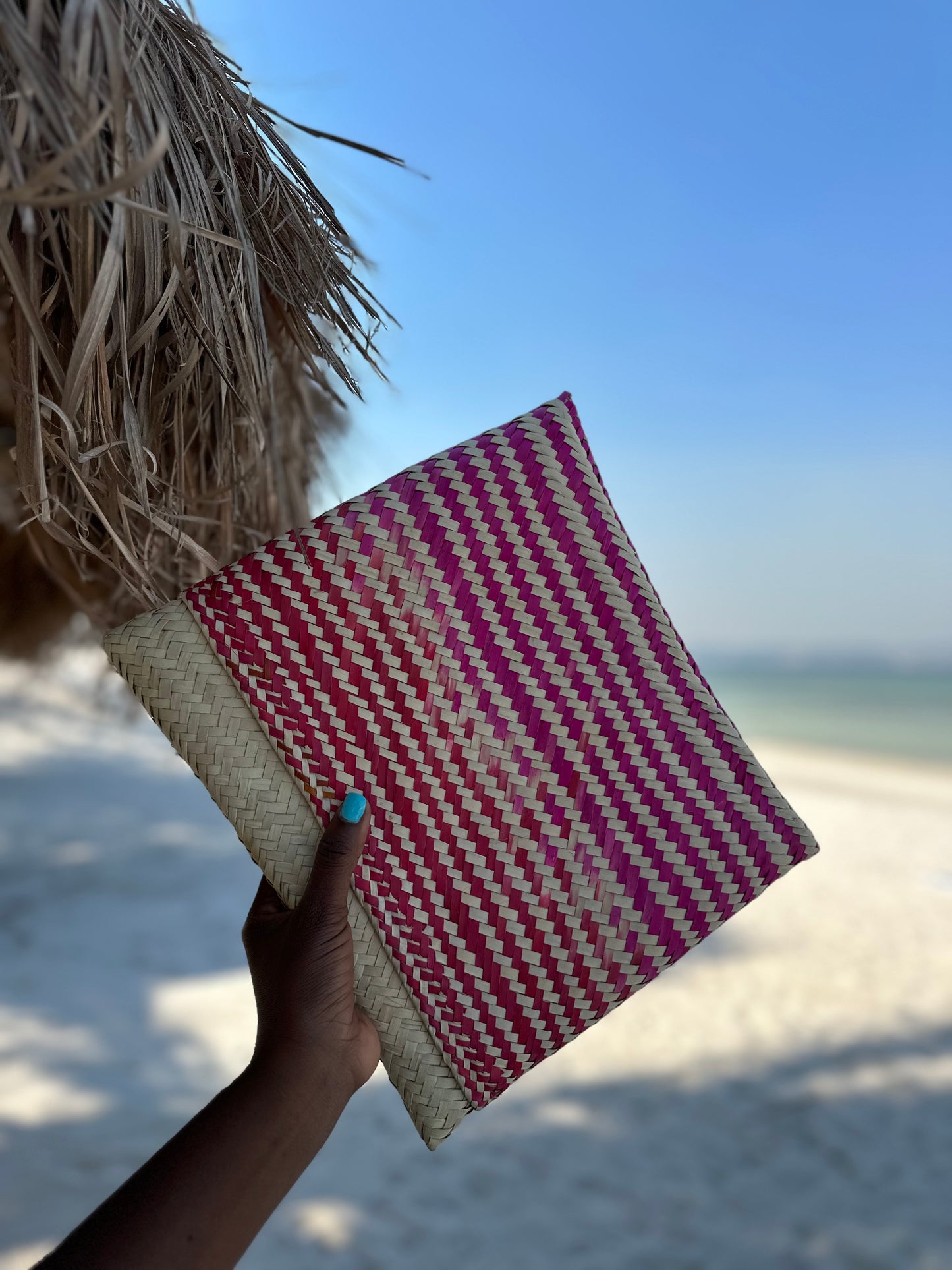 Clutch i strå- Rosa